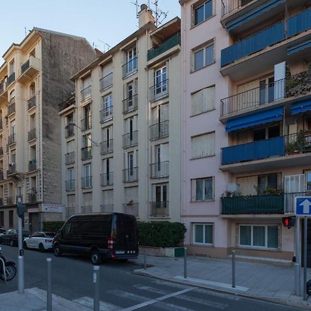 Charming Flat In The Middle Of Nice Exterior photo