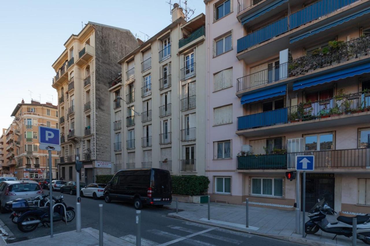 Charming Flat In The Middle Of Nice Exterior photo